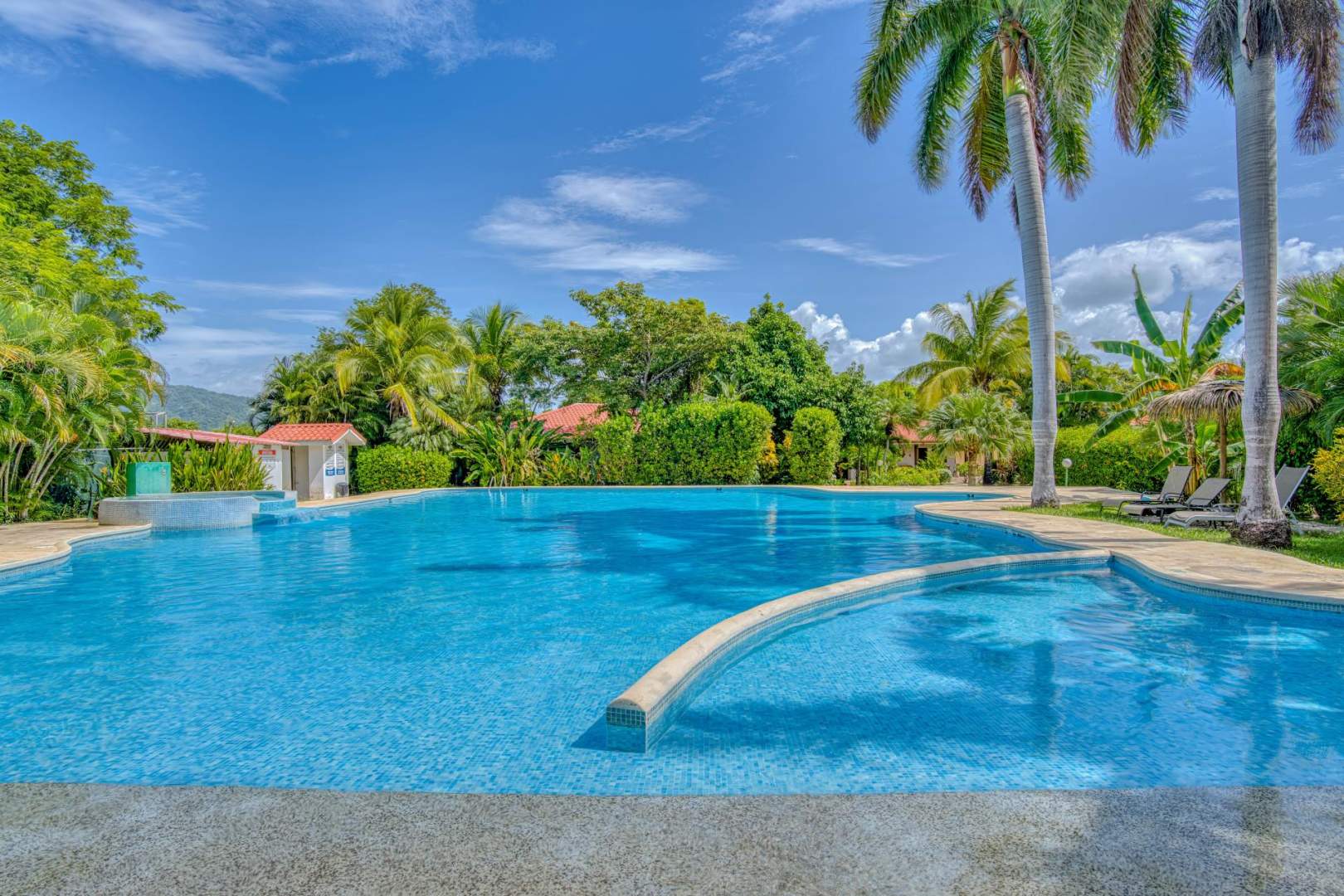 P7270-f6a6896cf27c148a57f1920e4dd90230